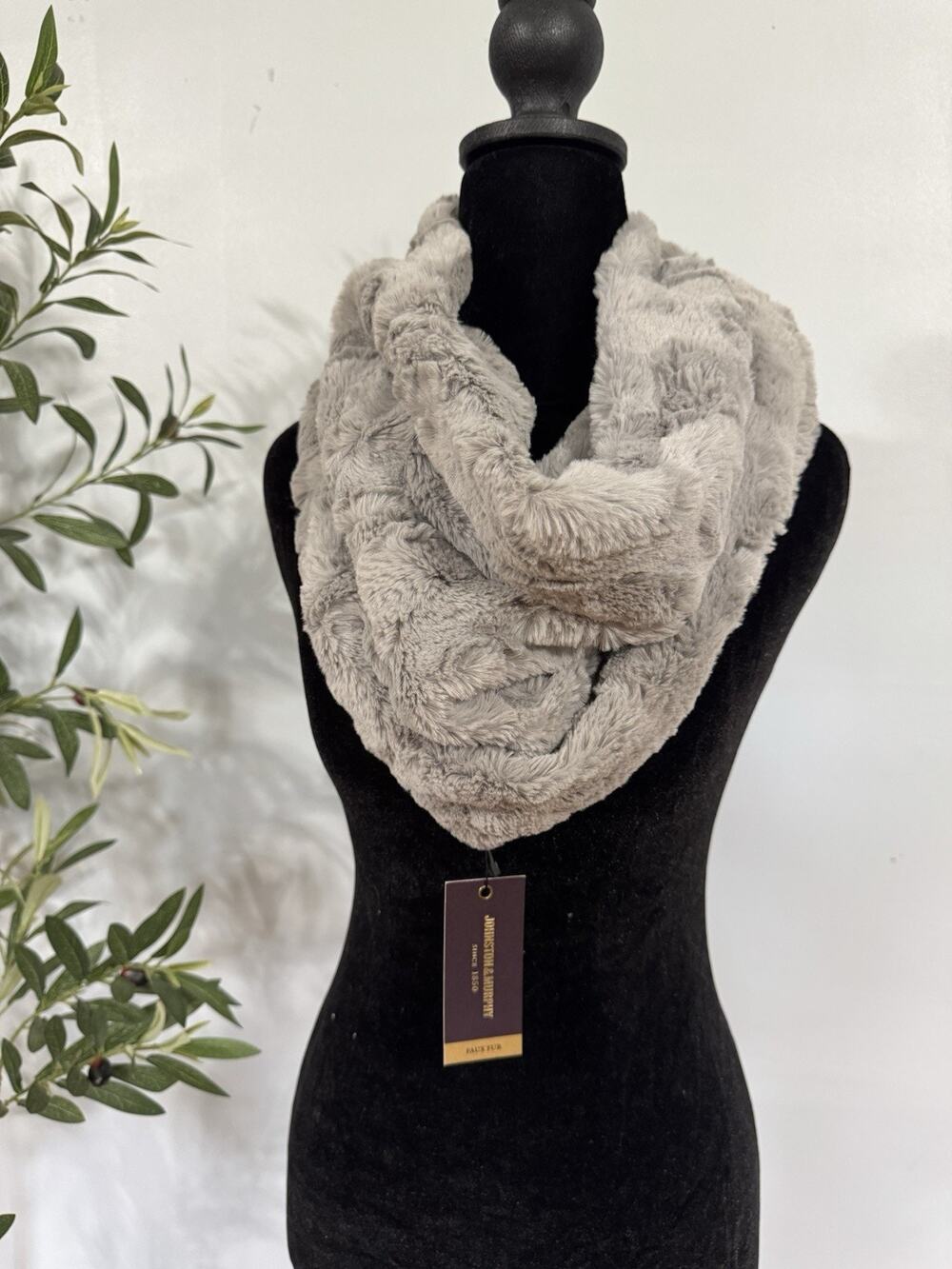 Johnston & Murphy Infinity Scarf Polyester Faux Fur Gray Warm Luxury Preppy